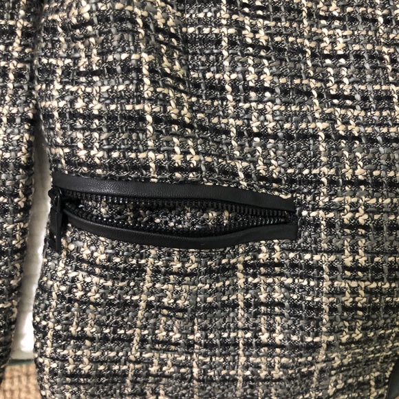 Banana Republic Tweed Blazer - Picture 4 of 4